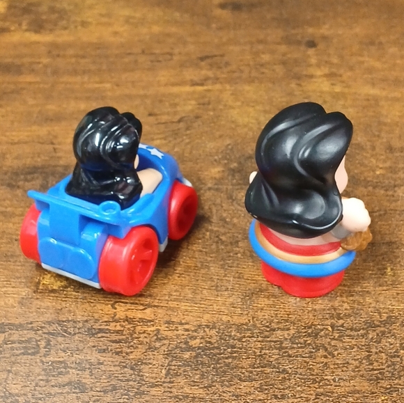 Lot of 2 Wonder Woman Little People - Picture 3 of 5